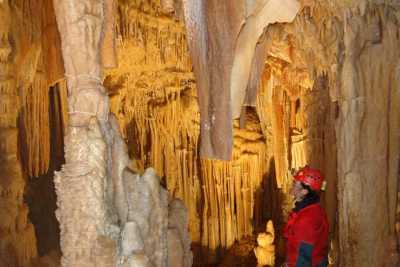 Intima, suggestiva ma "vietata": ad Altamura alla scoperta della Grotta Torre di Lesco